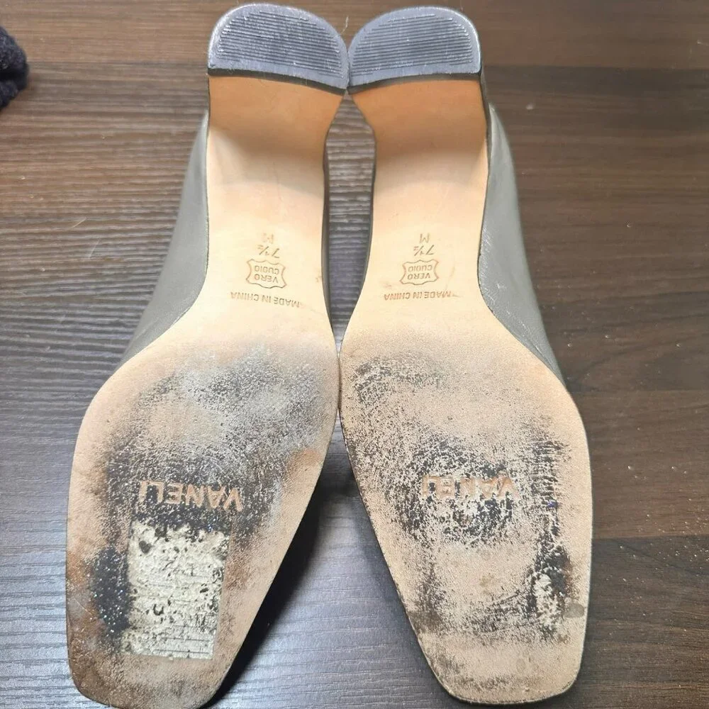 Vaneli Golden Classic Ballet‎ Flats with Block Heel Leather Pumps Shoes Size 7.5